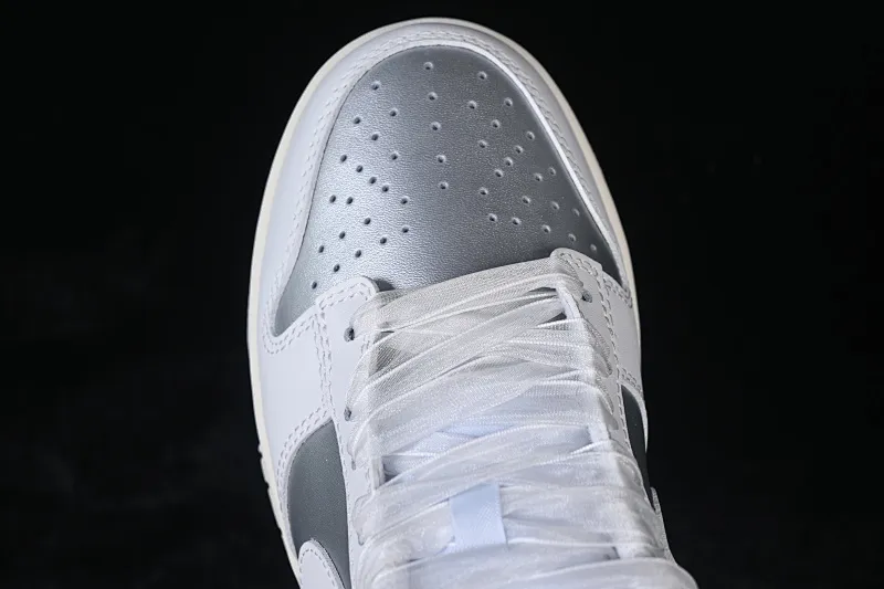 All categories Nk SB Dunk series Nk SB Dunk Low low-top sneakers Nike SB Dunk Low silver low-top casual sneakers IB7311-001